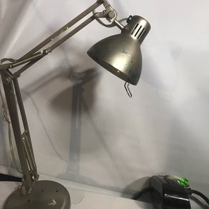 Desk lamp
